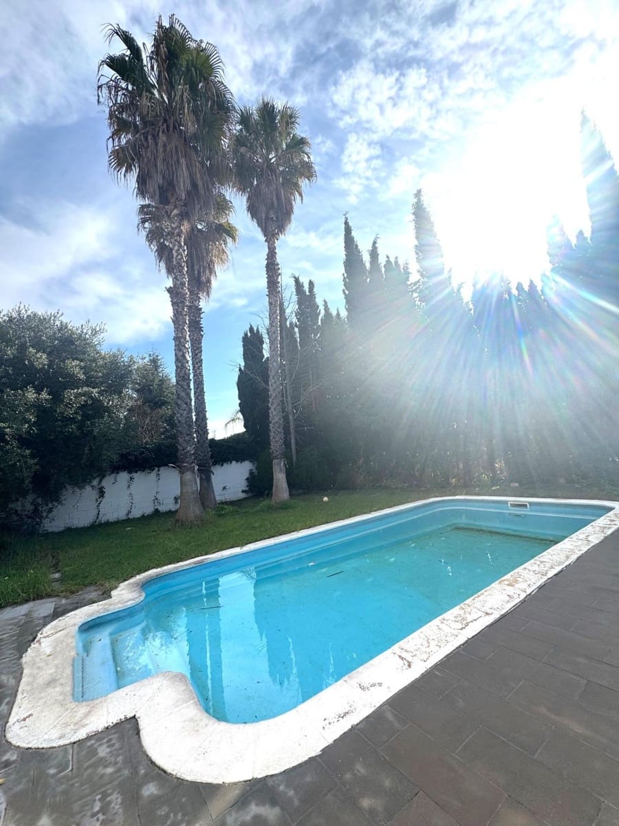 5 slaapkamer Villa te koop in Roda de Bara met zwembad garage - € 630.000 (Ref: 9516058)