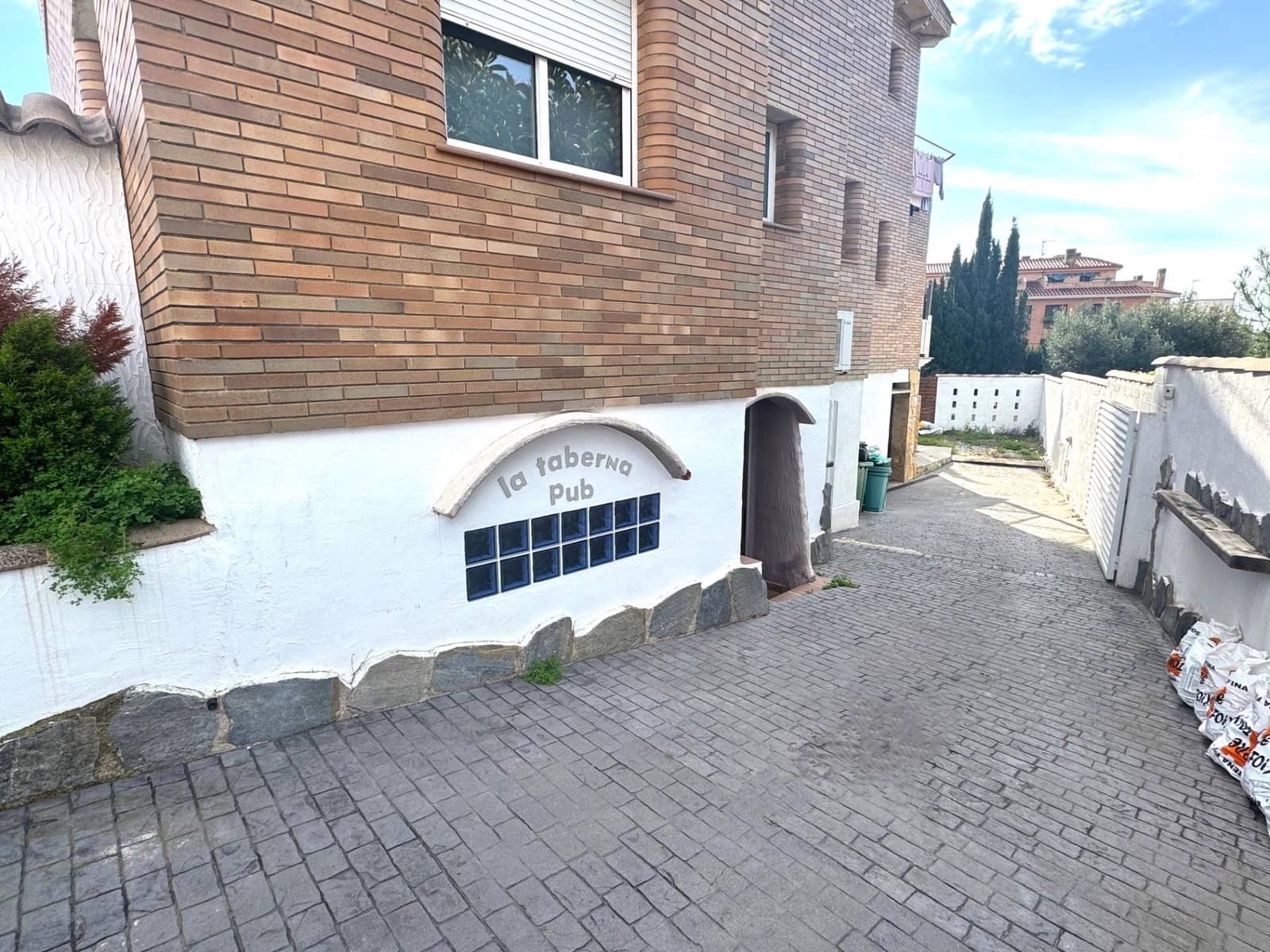 5 slaapkamer Villa te koop in Roda de Bara met zwembad garage - € 630.000 (Ref: 9516058)