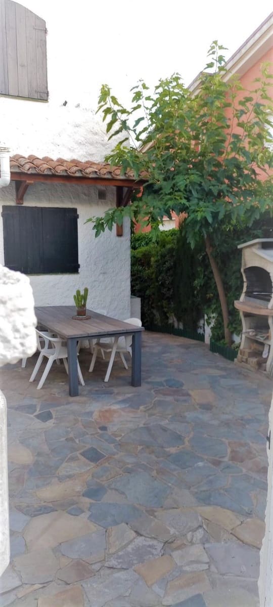 3 sovrum Radhus att hyra i Torredembarra med pool - 892 € (Ref: 9518861)