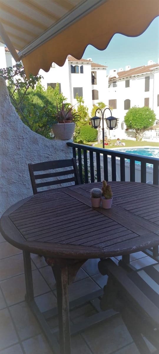 3 sovrum Radhus att hyra i Torredembarra med pool - 892 € (Ref: 9518861)