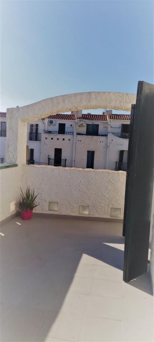 3 sovrum Radhus att hyra i Torredembarra med pool - 892 € (Ref: 9518861)