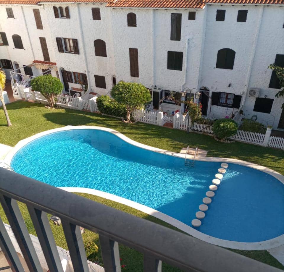 3 sovrum Radhus att hyra i Torredembarra med pool - 892 € (Ref: 9518861)