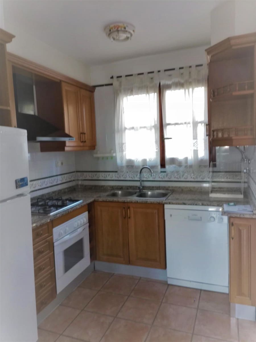 3 sovrum Radhus att hyra i Torredembarra med pool - 892 € (Ref: 9518861)