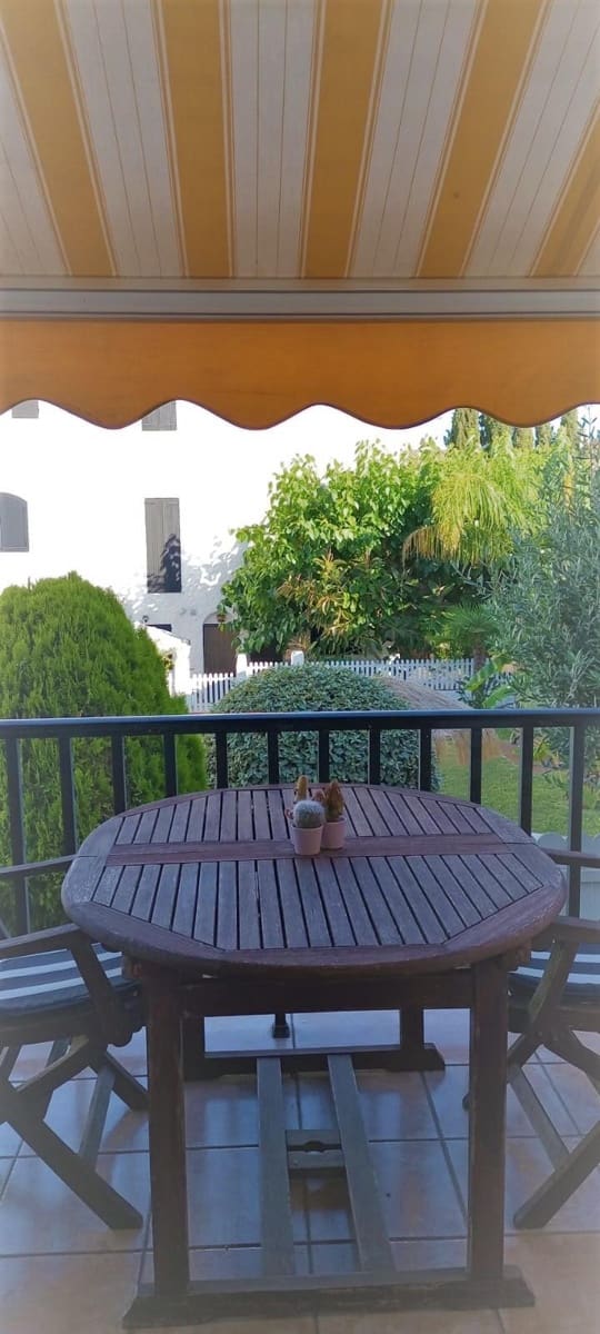 3 sovrum Radhus att hyra i Torredembarra med pool - 892 € (Ref: 9518861)