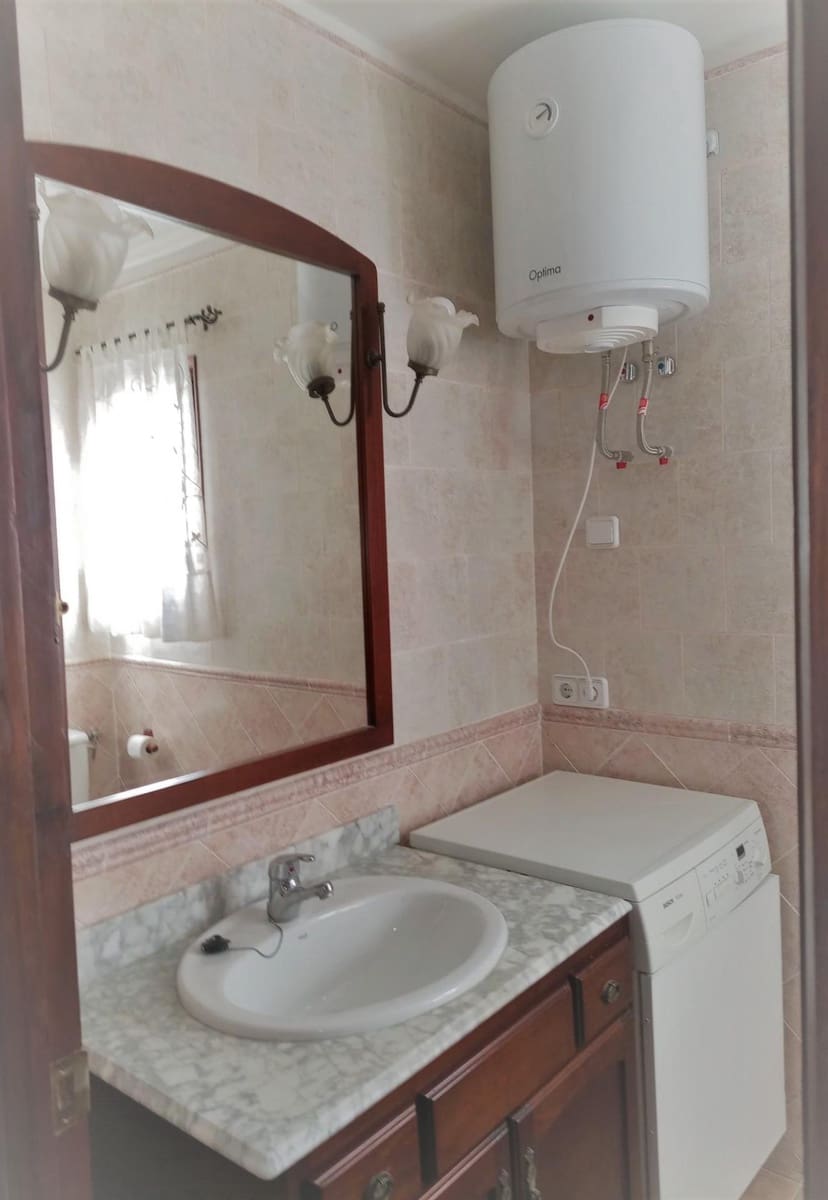 3 sovrum Radhus att hyra i Torredembarra med pool - 892 € (Ref: 9518861)