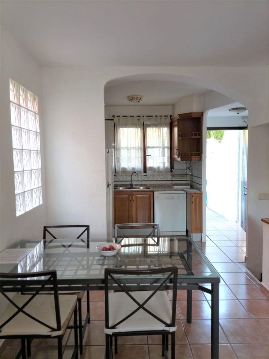 3 sovrum Radhus att hyra i Torredembarra med pool - 892 € (Ref: 9518861)