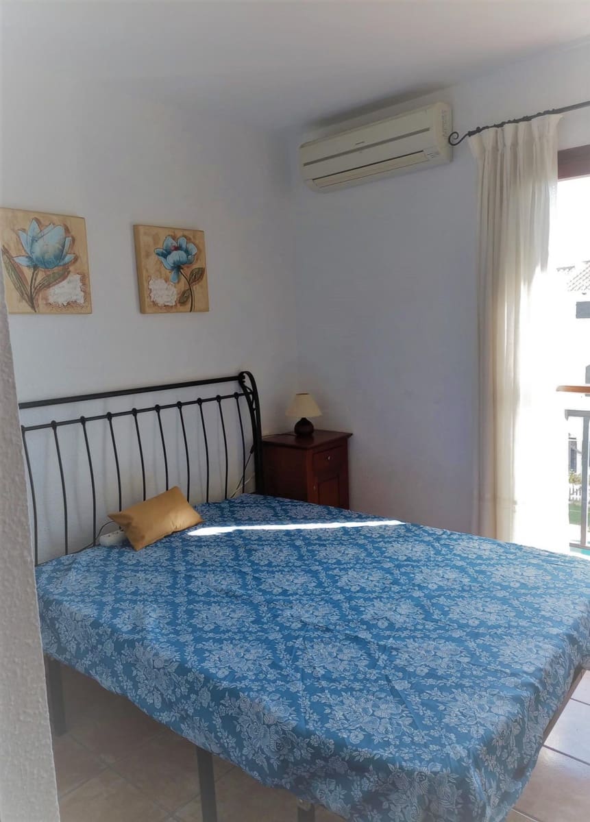 3 sovrum Radhus att hyra i Torredembarra med pool - 892 € (Ref: 9518861)