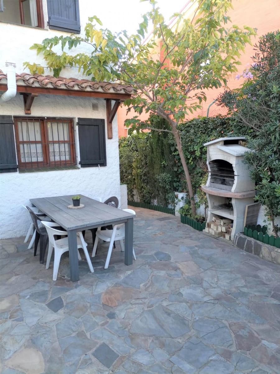 3 sovrum Radhus att hyra i Torredembarra med pool - 892 € (Ref: 9518861)