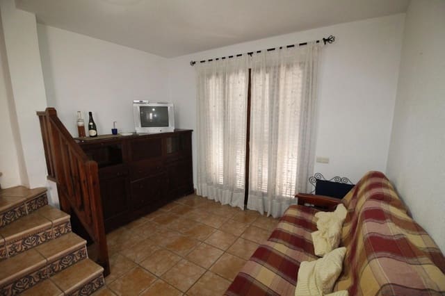 3 makuuhuone Rivitalo vuokrattavana paikassa Torredembarra mukana uima-altaan - 892 € (Ref: 9518861)