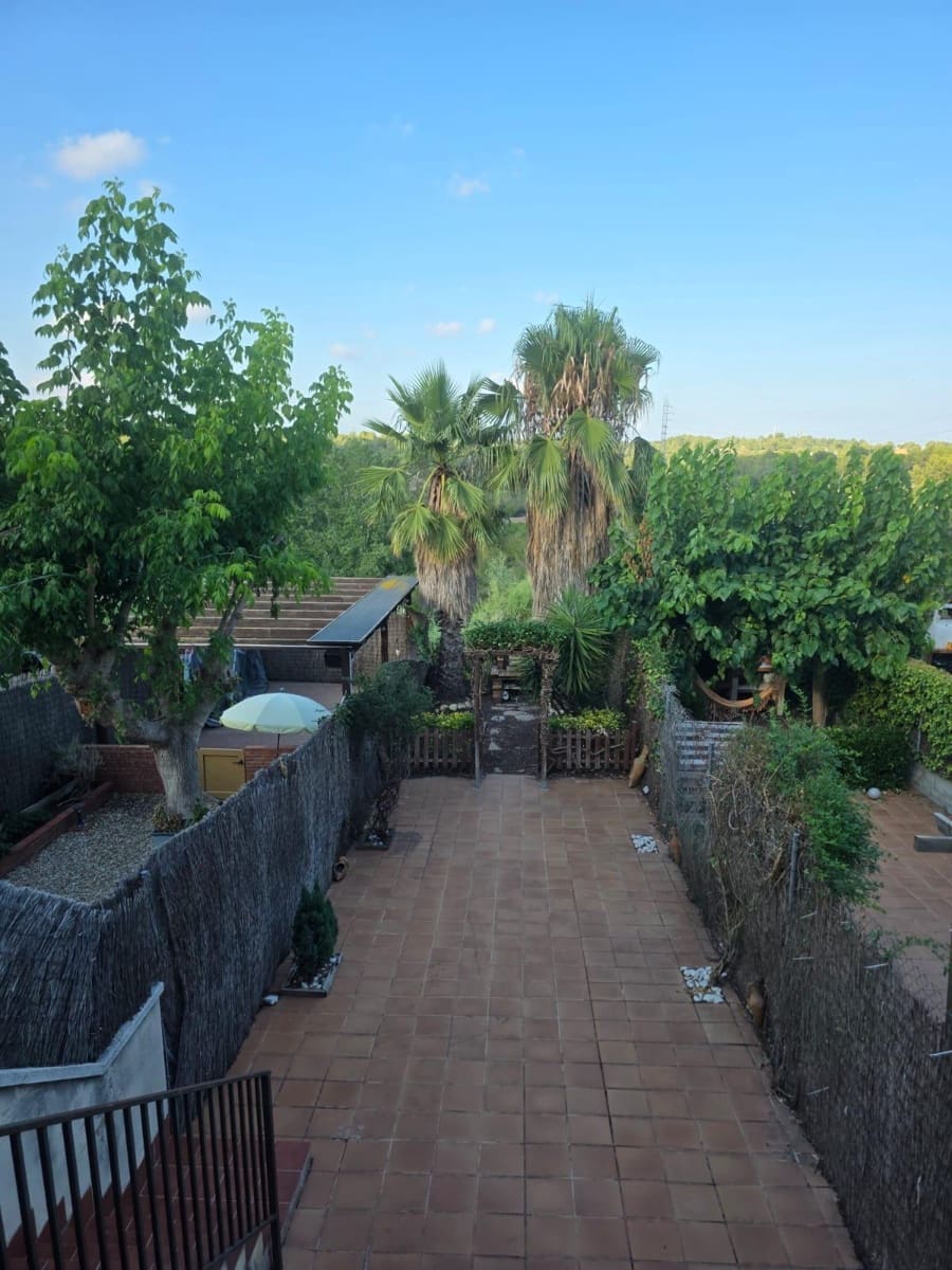 2 quarto Moradia em Banda para venda em La Riera de Gaia com piscina garagem - 285 000 € (Ref: 9520827)