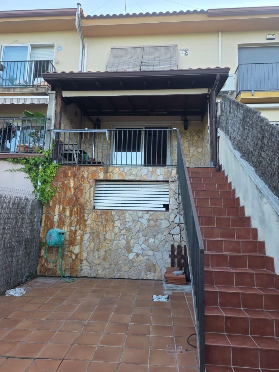 2 quarto Moradia em Banda para venda em La Riera de Gaia com piscina garagem - 285 000 € (Ref: 9520827)
