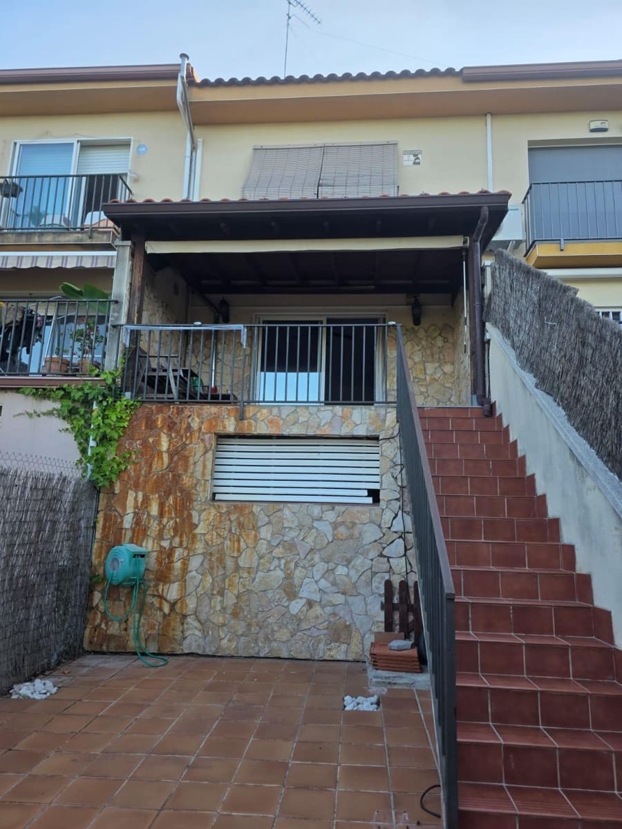 2 bedroom Terraced Villa for sale in La Riera de Gaia with pool garage - € 285,000 (Ref: 9520827)