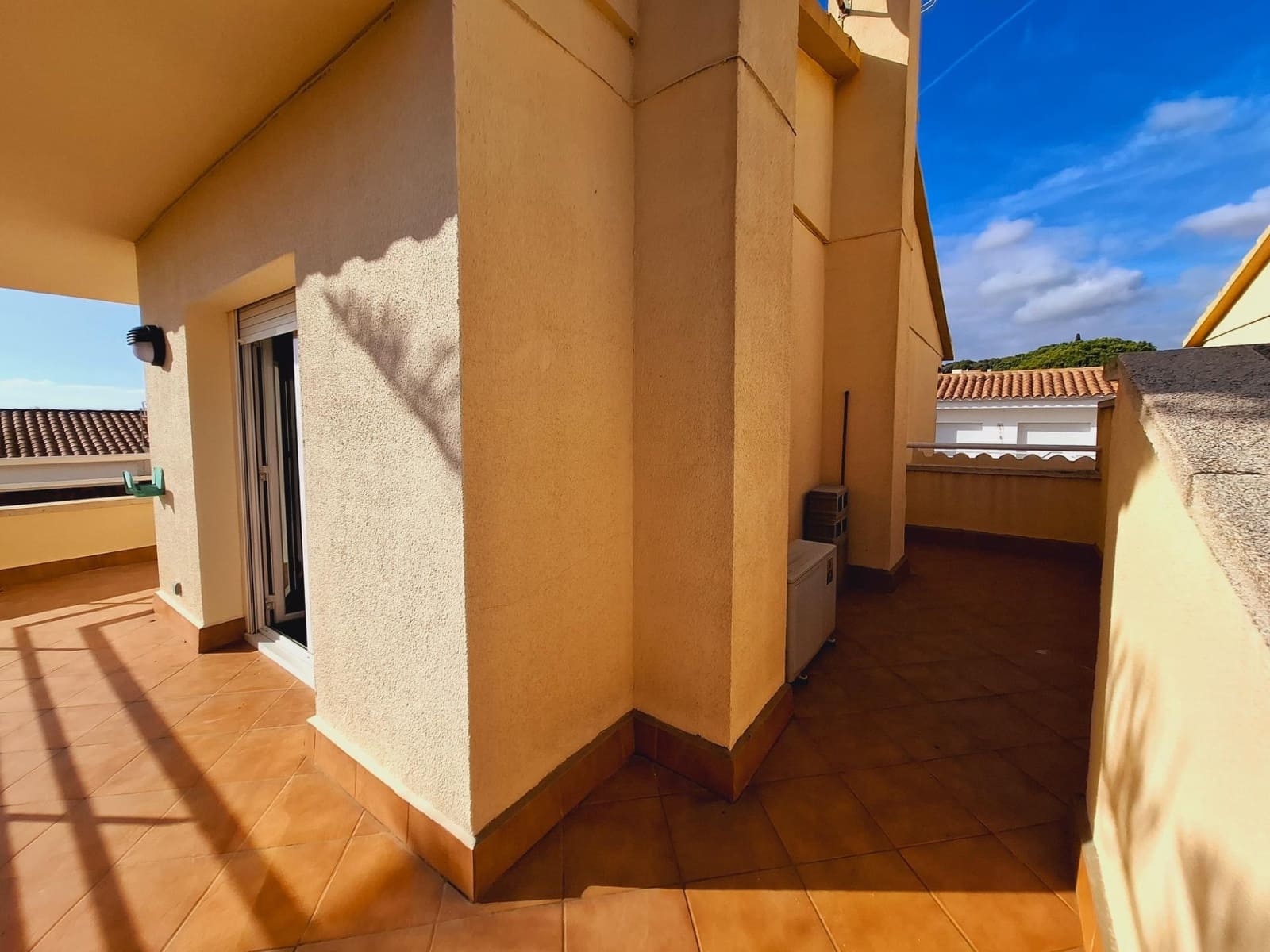 4 sypialnia Dom szeregowy na sprzedaż w Calafell z basenem - 480 000 € (Ref: 9521332)