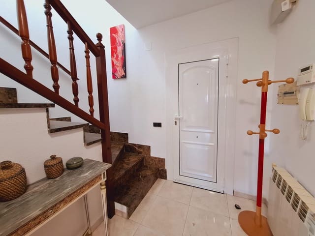 4 sovrum Radhus till salu i Calafell med pool - 480 000 € (Ref: 9521332)