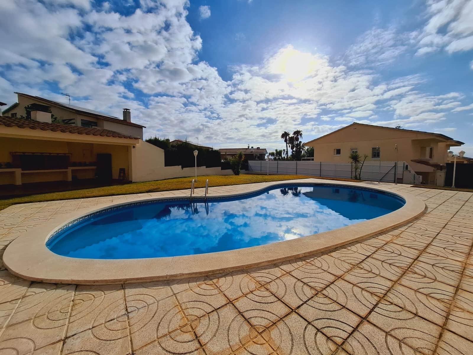 4 sypialnia Dom szeregowy na sprzedaż w Calafell z basenem - 480 000 € (Ref: 9521332)