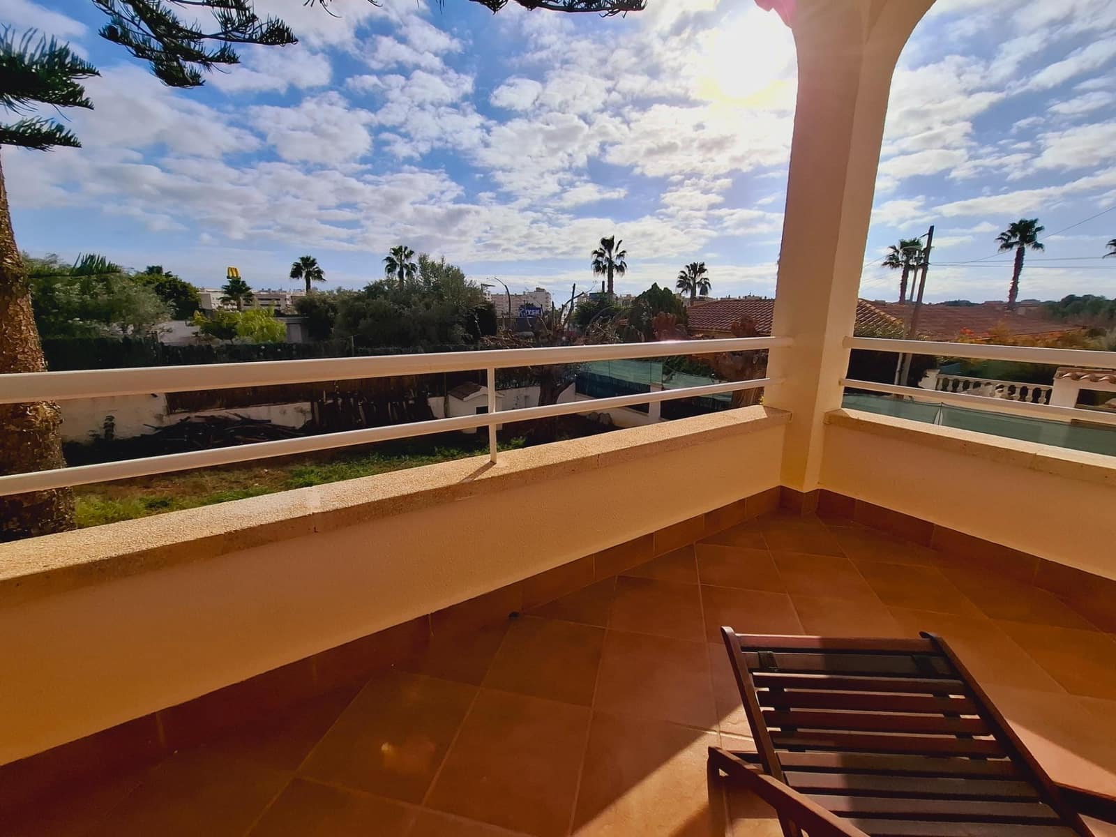 4 sypialnia Dom szeregowy na sprzedaż w Calafell z basenem - 480 000 € (Ref: 9521332)