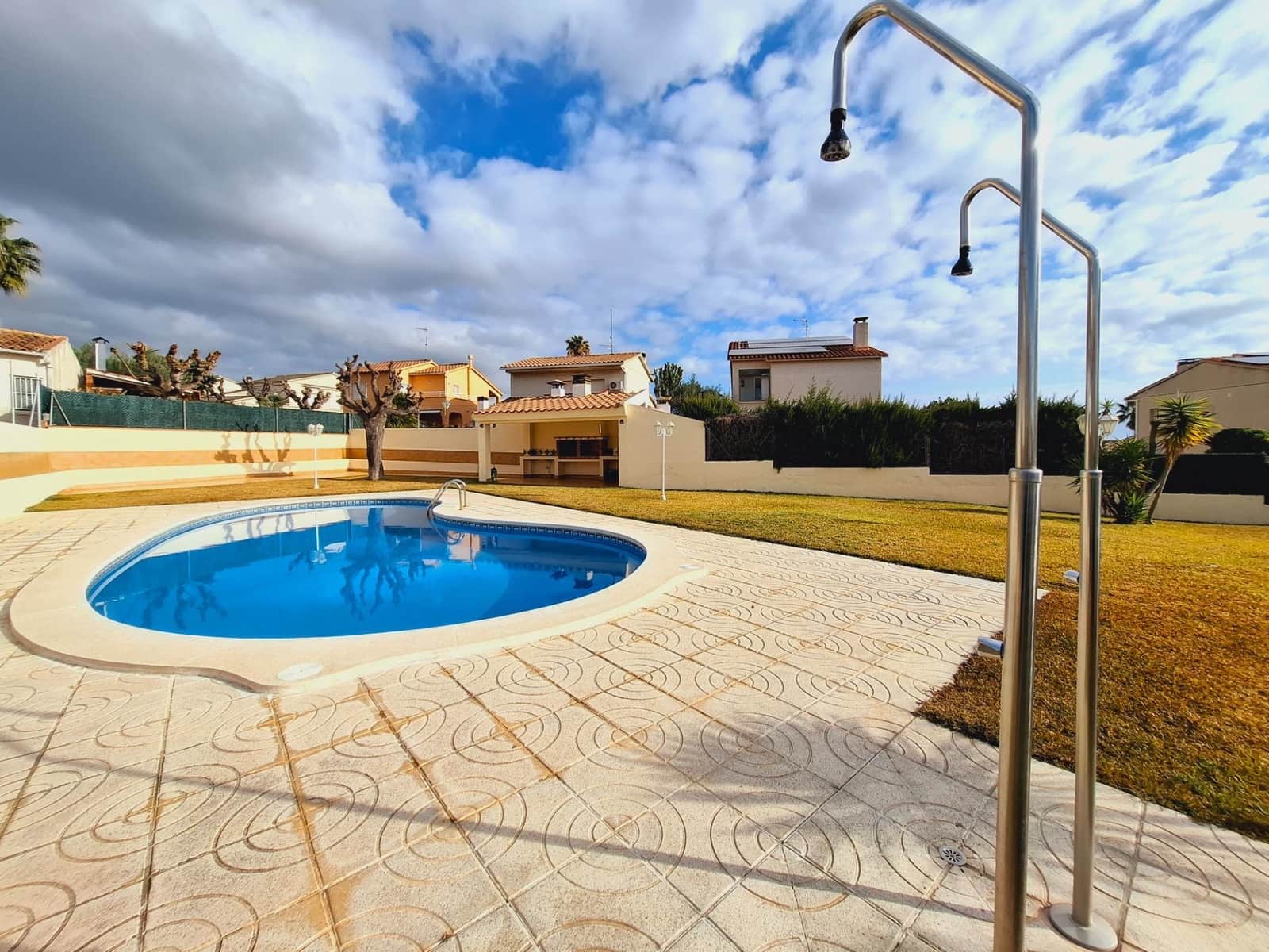 4 sypialnia Dom szeregowy na sprzedaż w Calafell z basenem - 480 000 € (Ref: 9521332)