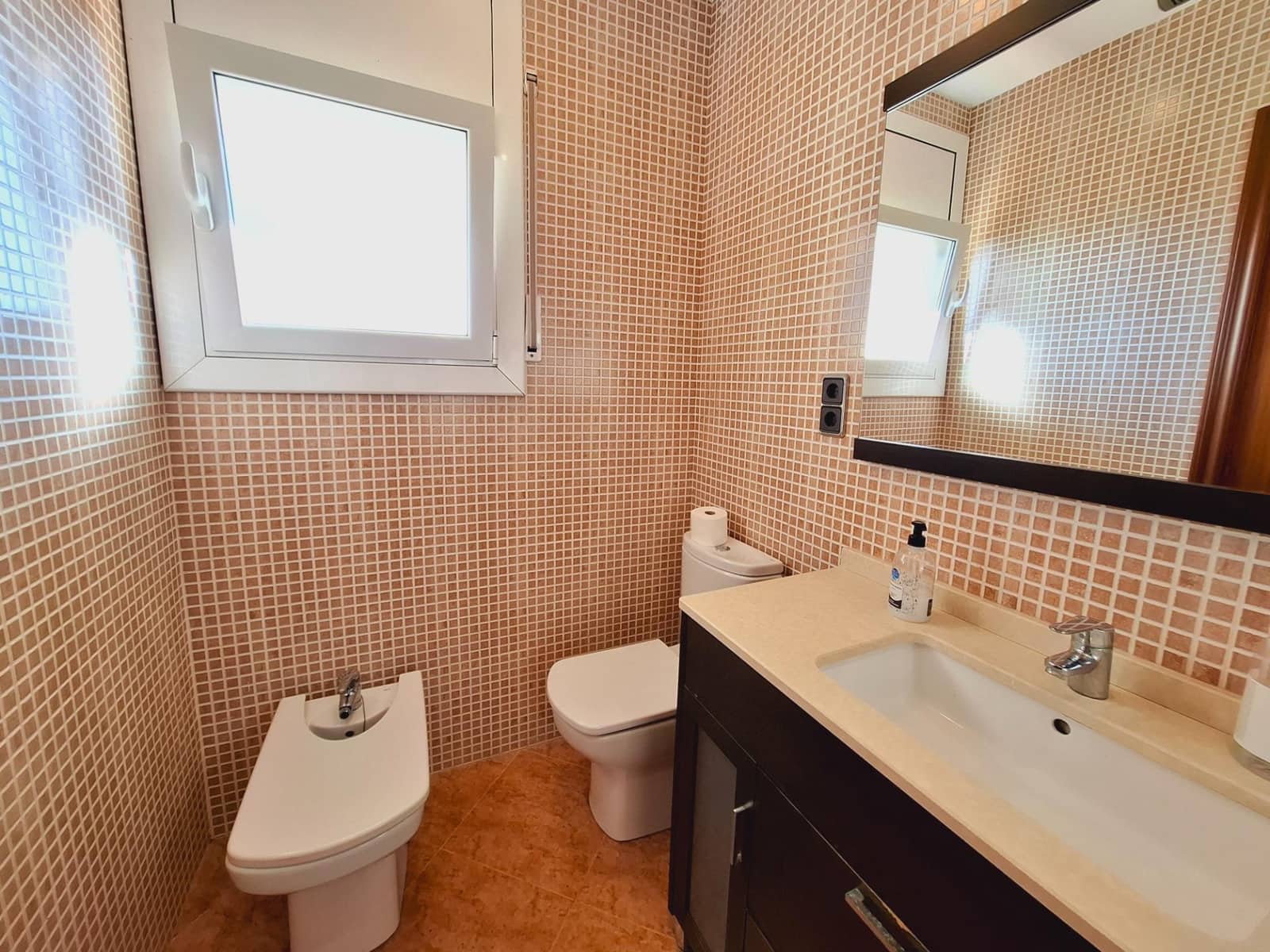 4 sypialnia Dom szeregowy na sprzedaż w Calafell z basenem - 480 000 € (Ref: 9521332)