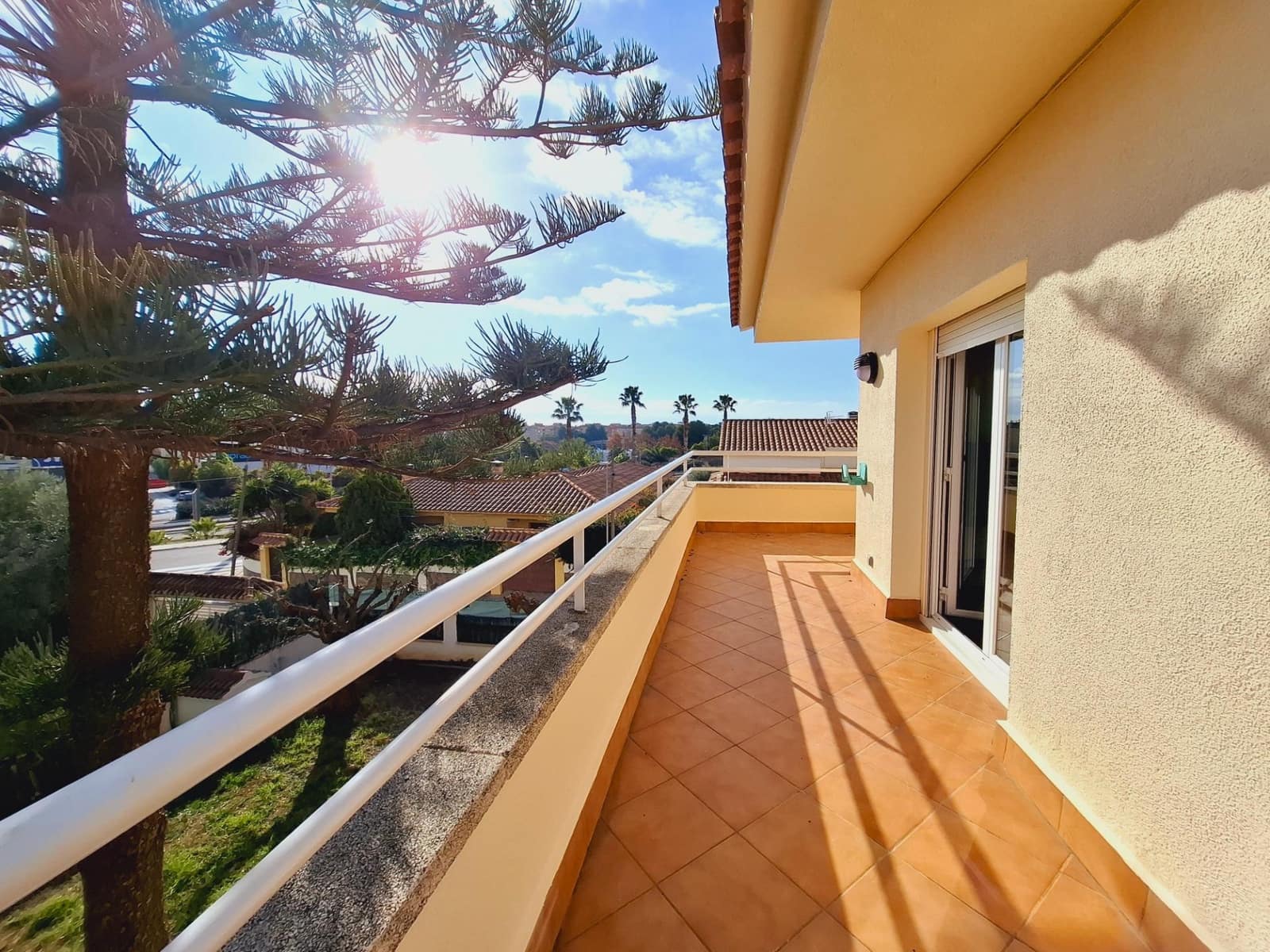 4 sypialnia Dom szeregowy na sprzedaż w Calafell z basenem - 480 000 € (Ref: 9521332)