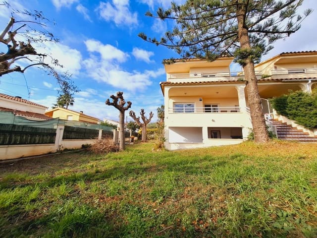 4 sovrum Radhus till salu i Calafell med pool - 480 000 € (Ref: 9521332)