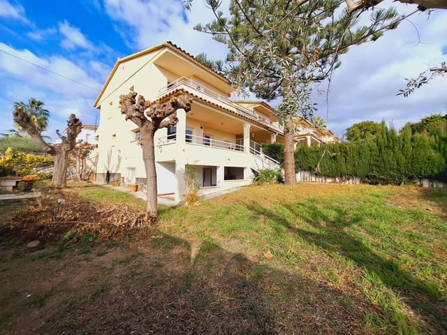 4 sovrum Radhus till salu i Calafell med pool - 480 000 € (Ref: 9521332)