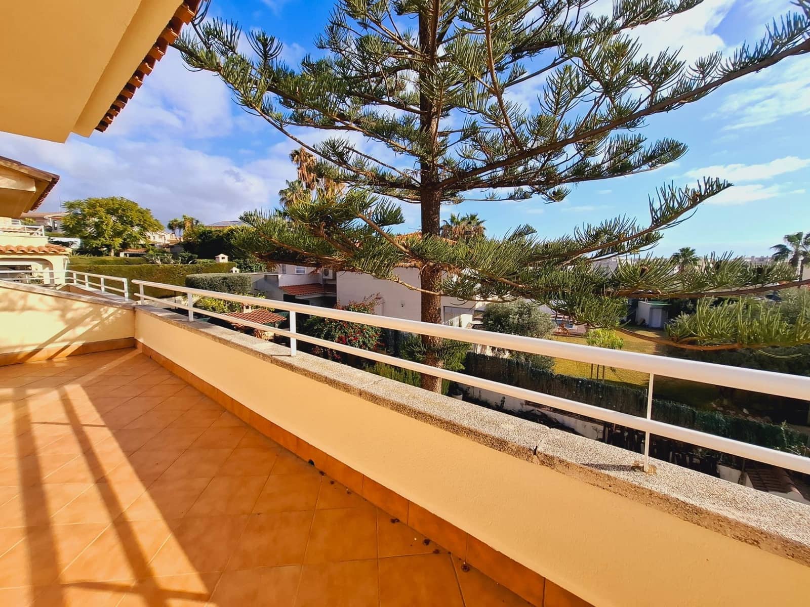 4 sypialnia Dom szeregowy na sprzedaż w Calafell z basenem - 480 000 € (Ref: 9521332)