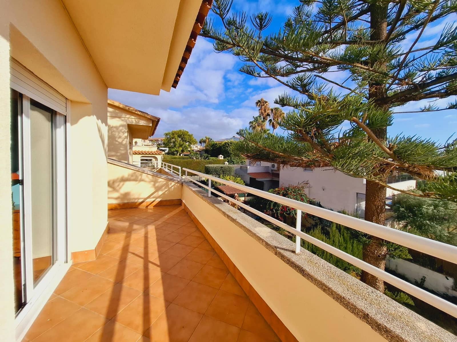 4 sypialnia Dom szeregowy na sprzedaż w Calafell z basenem - 480 000 € (Ref: 9521332)