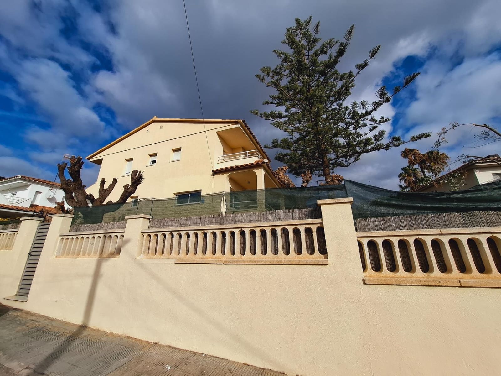 4 sypialnia Dom szeregowy na sprzedaż w Calafell z basenem - 480 000 € (Ref: 9521332)