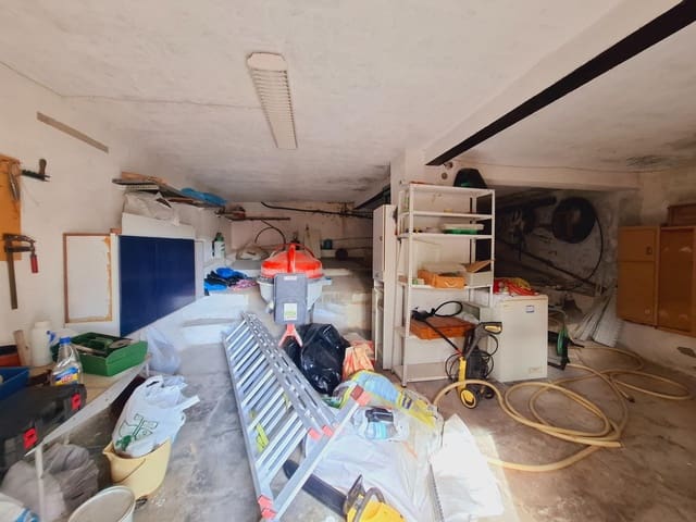 5 bedroom Villa for sale in Calafell with pool - € 325,000 (Ref: 9521335)