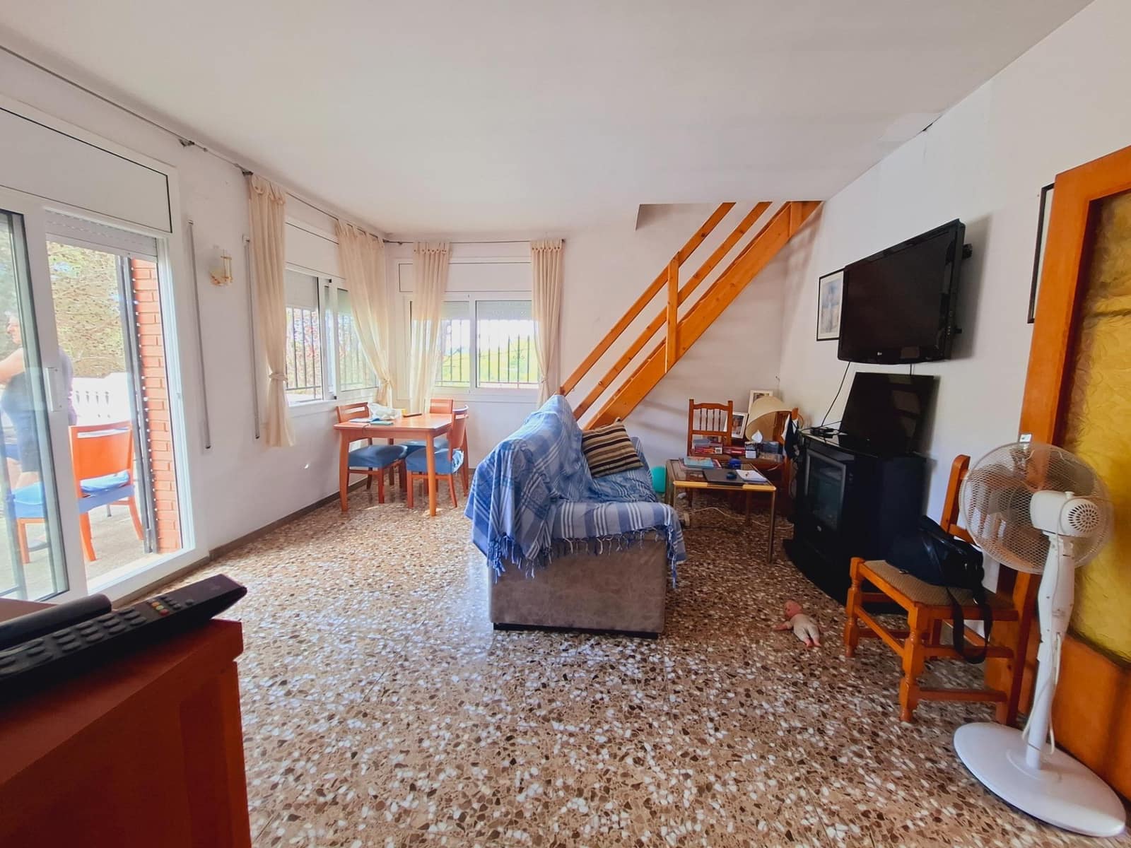 5 bedroom Villa for sale in Calafell with pool - € 325,000 (Ref: 9521335)