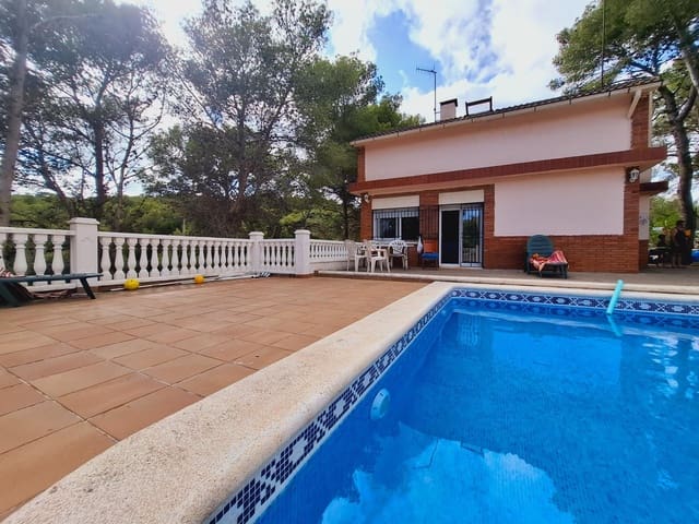 5 bedroom Villa for sale in Calafell with pool - € 325,000 (Ref: 9521335)