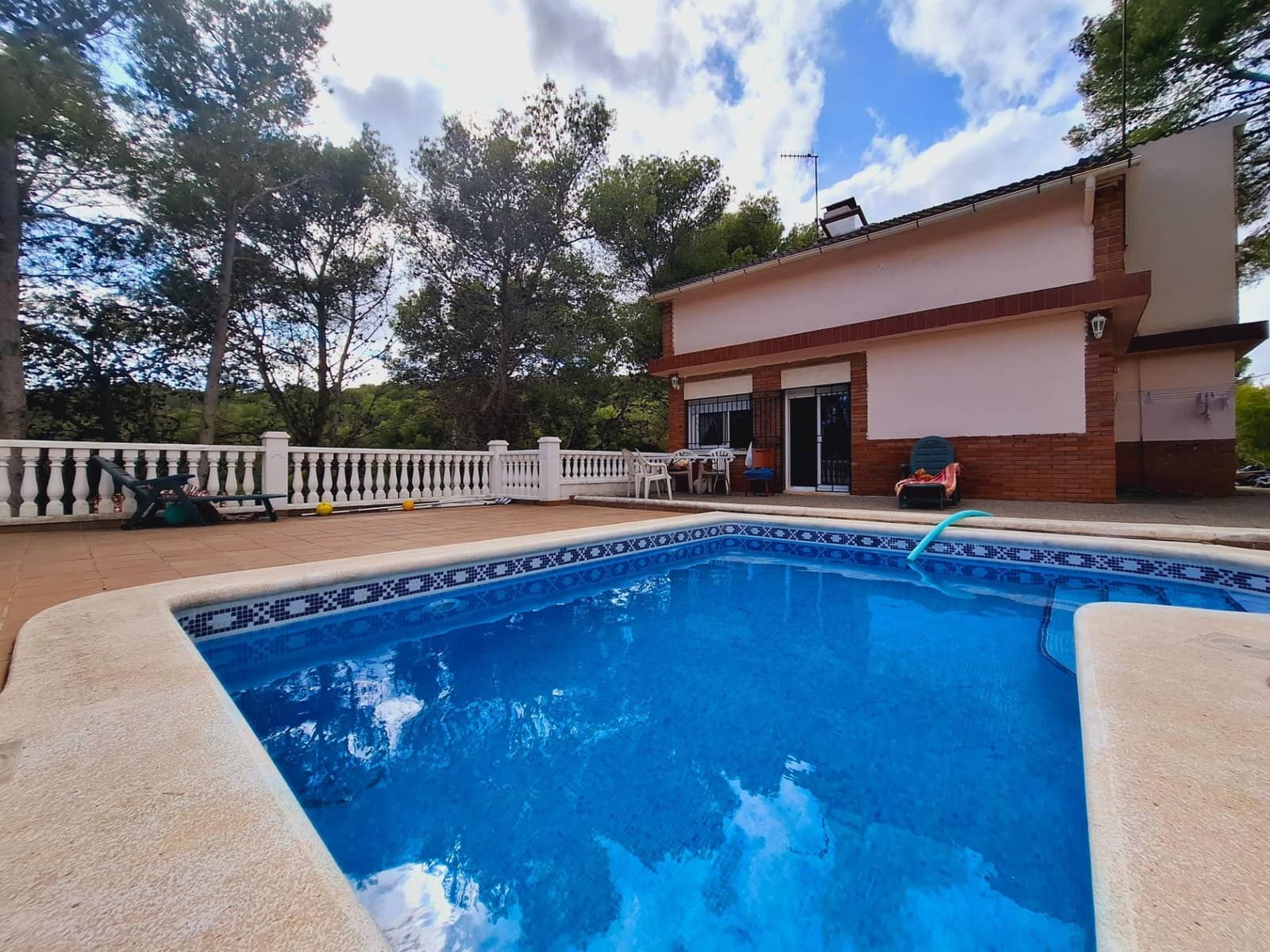 5 bedroom Villa for sale in Calafell with pool - € 325,000 (Ref: 9521335)