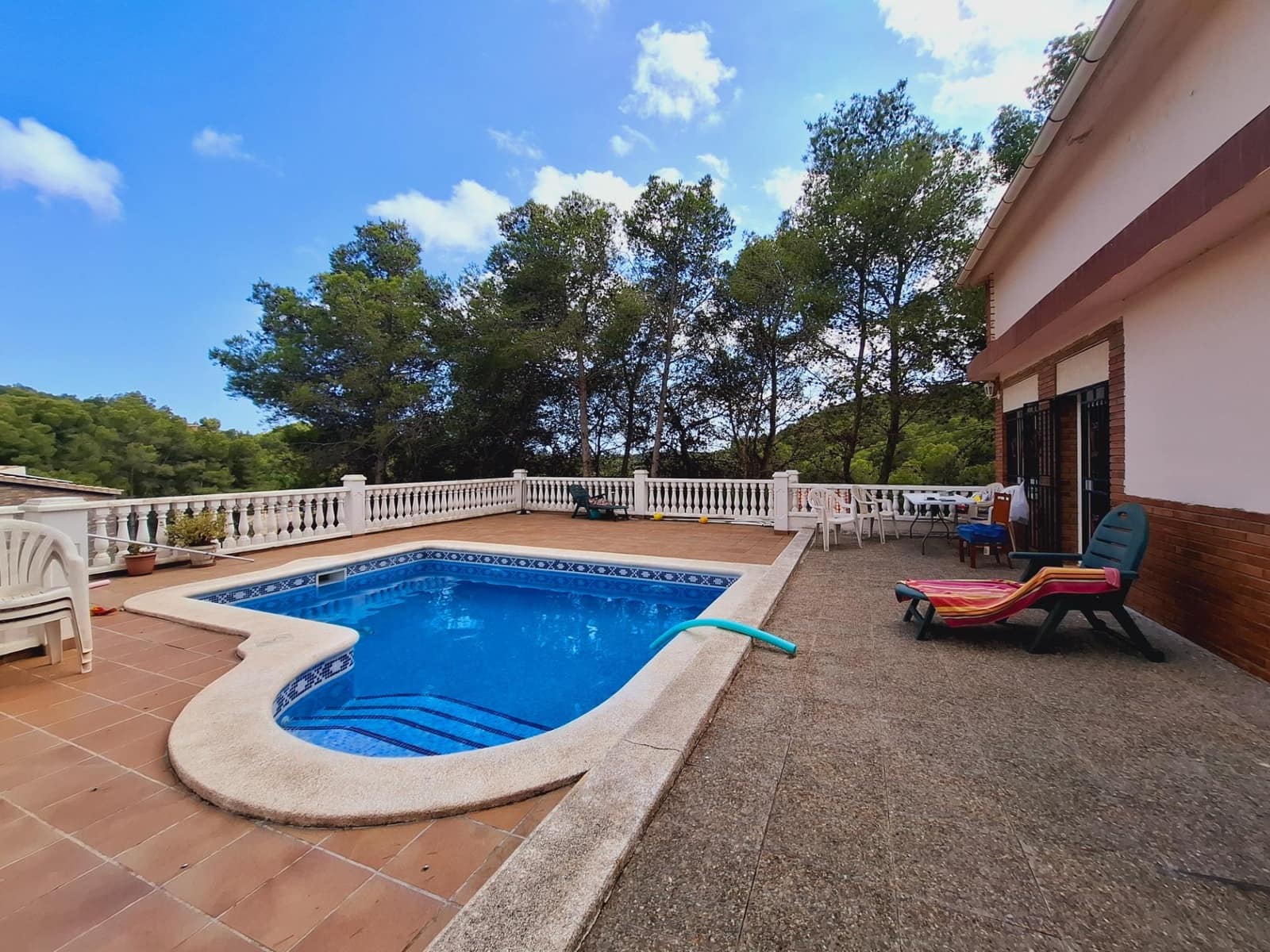 5 bedroom Villa for sale in Calafell with pool - € 325,000 (Ref: 9521335)
