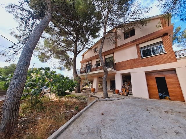 5 bedroom Villa for sale in Calafell with pool - € 325,000 (Ref: 9521335)