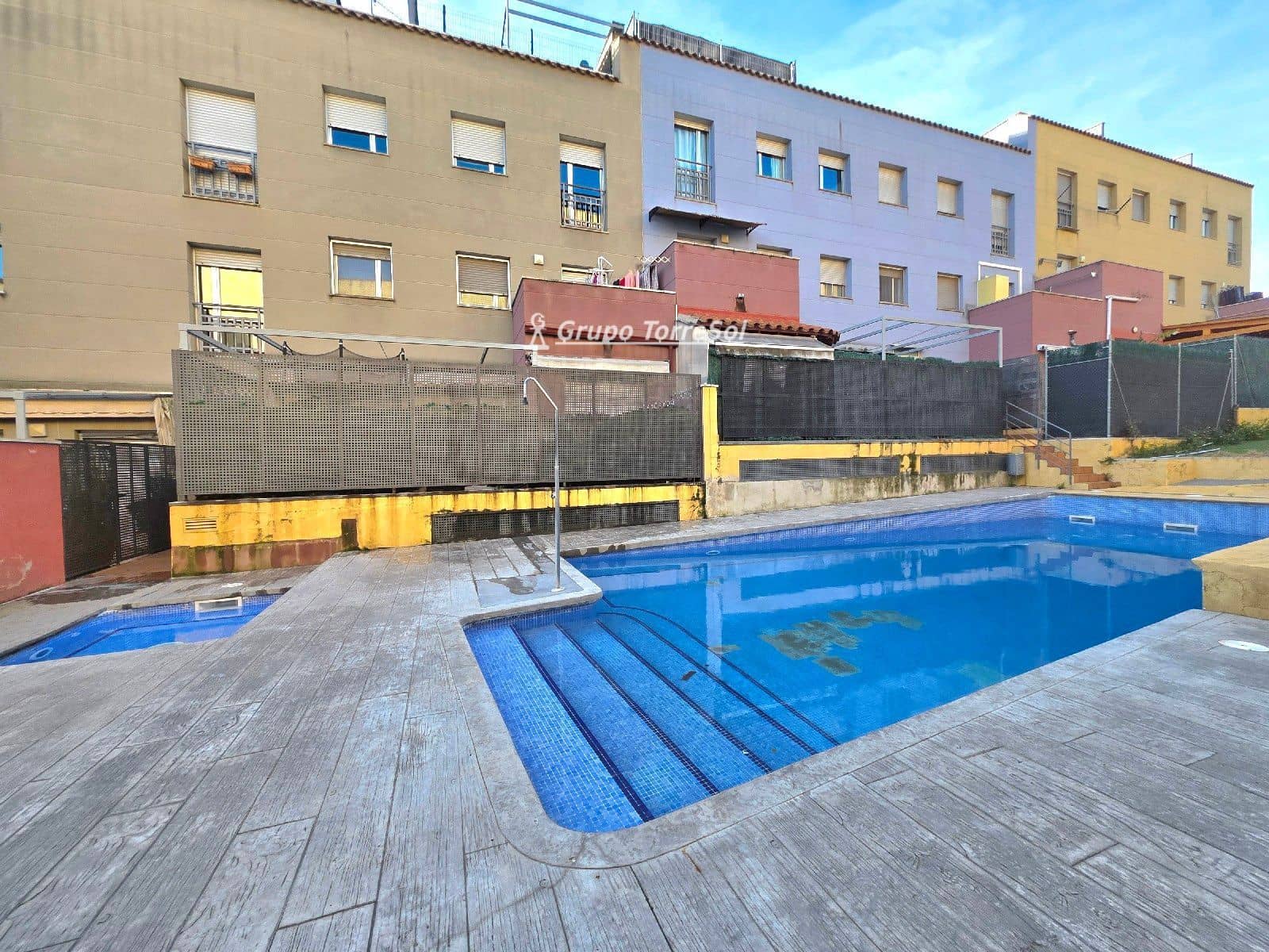 2 bedroom Flat for sale in Els Pallaresos with pool garage - € 243,000 (Ref: 9534609)