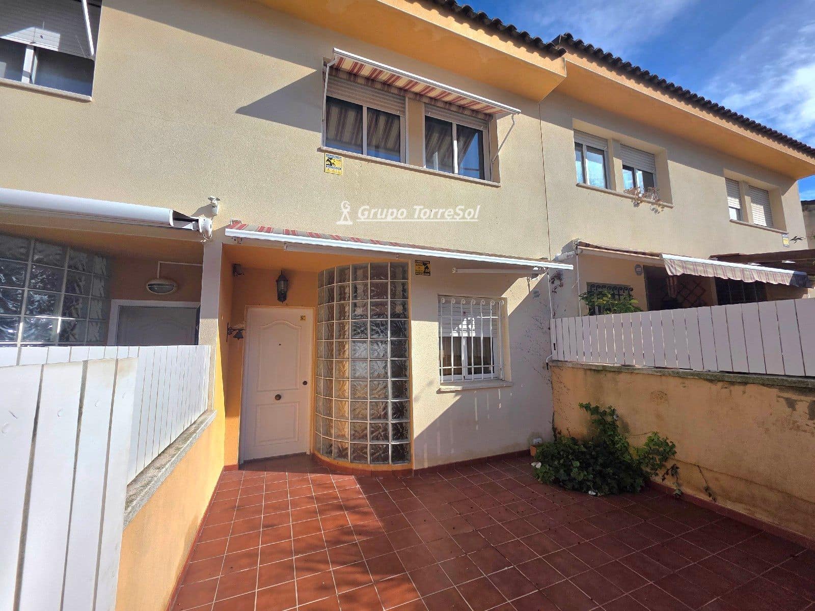 2 soverom Hus til salgs i La Riera de Gaia med svømmebasseng garasje - € 280 000 (Ref: 9534611)