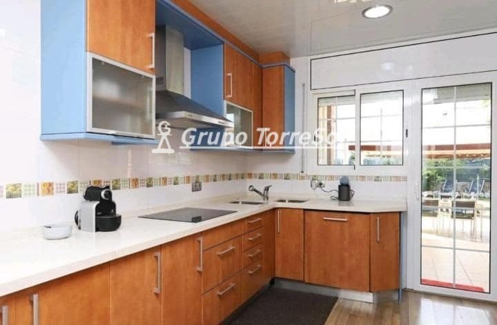 5 soverom Villa til salgs i Roda de Bara med svømmebasseng garasje - € 412 000 (Ref: 9534615)