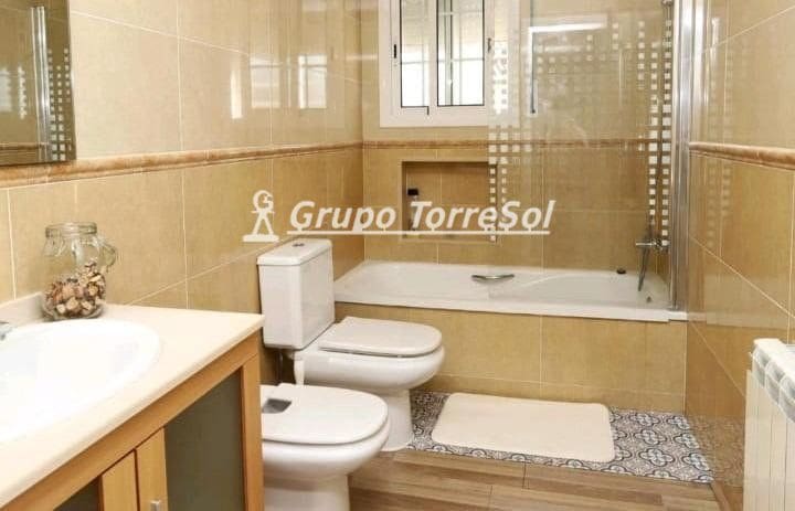 5 soverom Villa til salgs i Roda de Bara med svømmebasseng garasje - € 412 000 (Ref: 9534615)