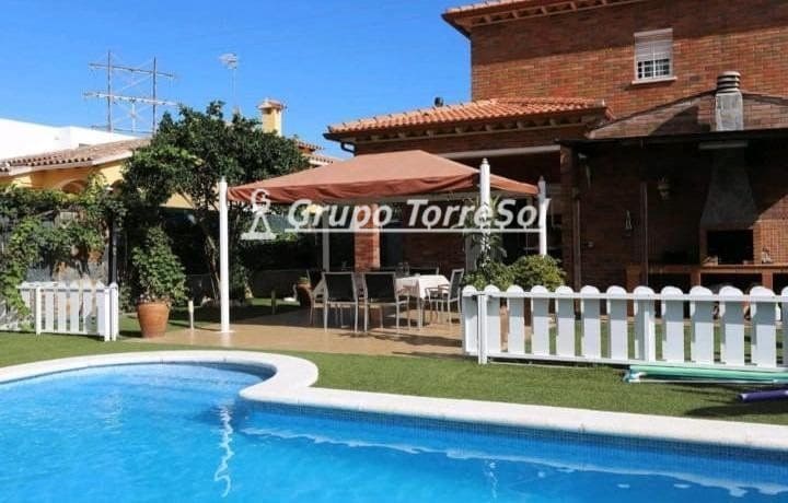 5 soverom Villa til salgs i Roda de Bara med svømmebasseng garasje - € 412 000 (Ref: 9534615)