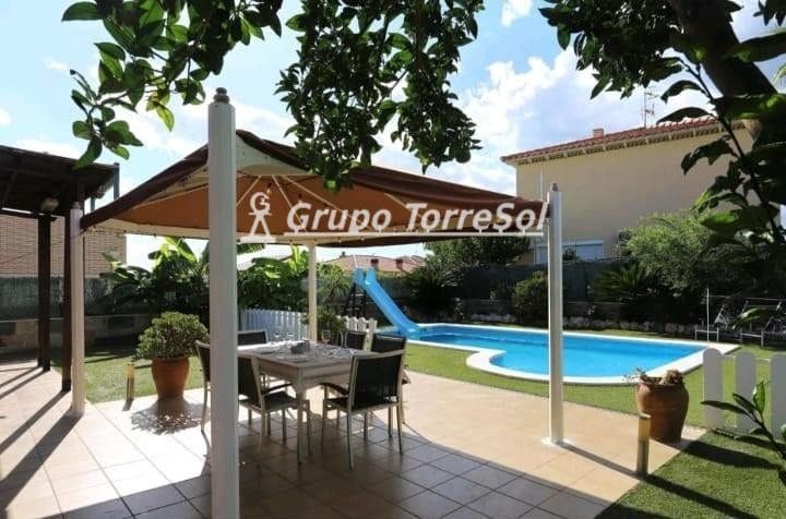 5 soverom Villa til salgs i Roda de Bara med svømmebasseng garasje - € 412 000 (Ref: 9534615)