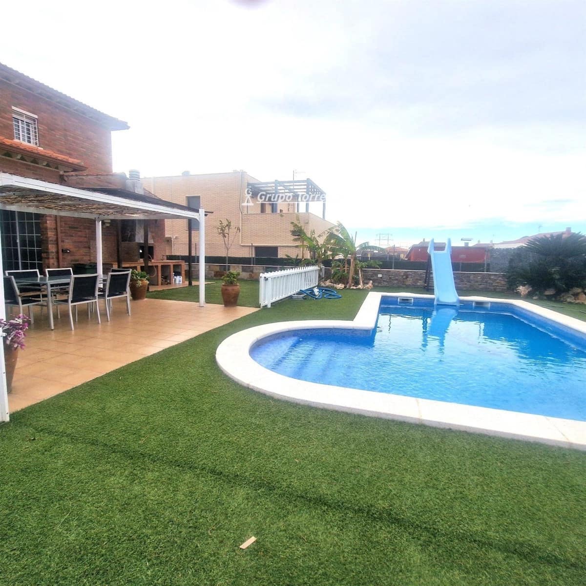 5 soverom Villa til salgs i Roda de Bara med svømmebasseng garasje - € 412 000 (Ref: 9534615)