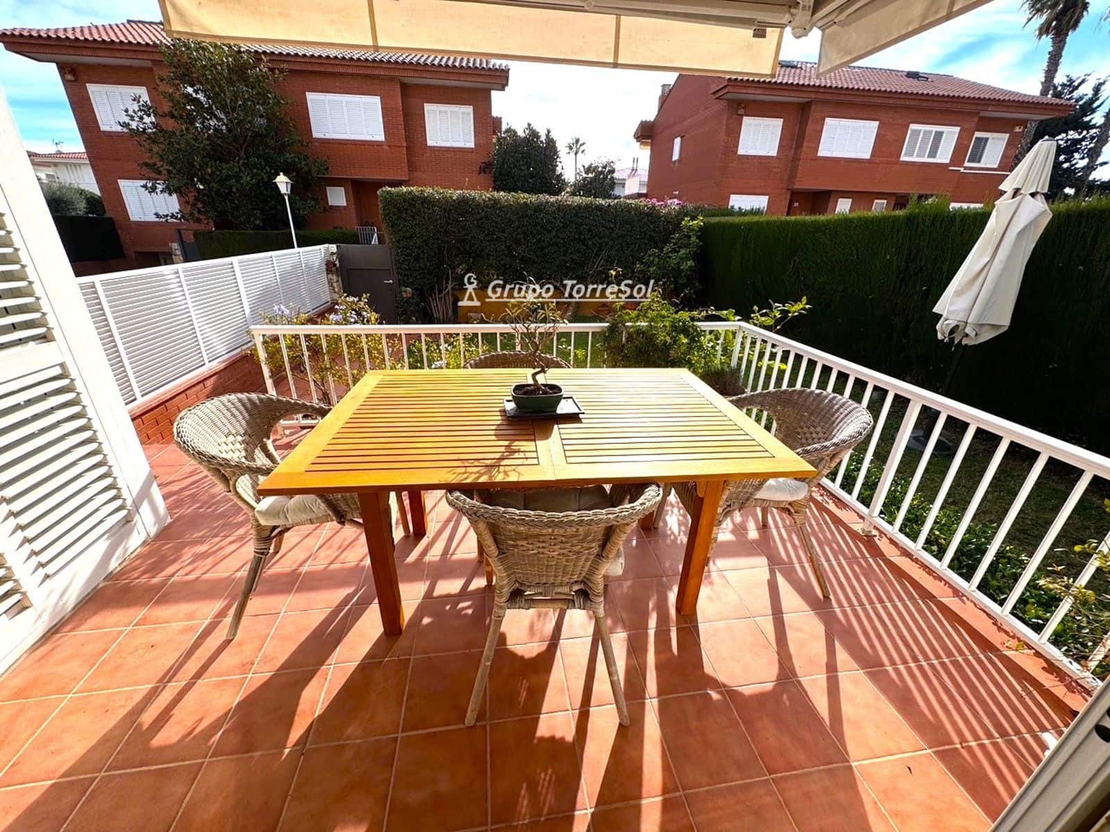 Casa em Banda para venda em Altafulla com garagem - 670 000 € (Ref: 9534618)