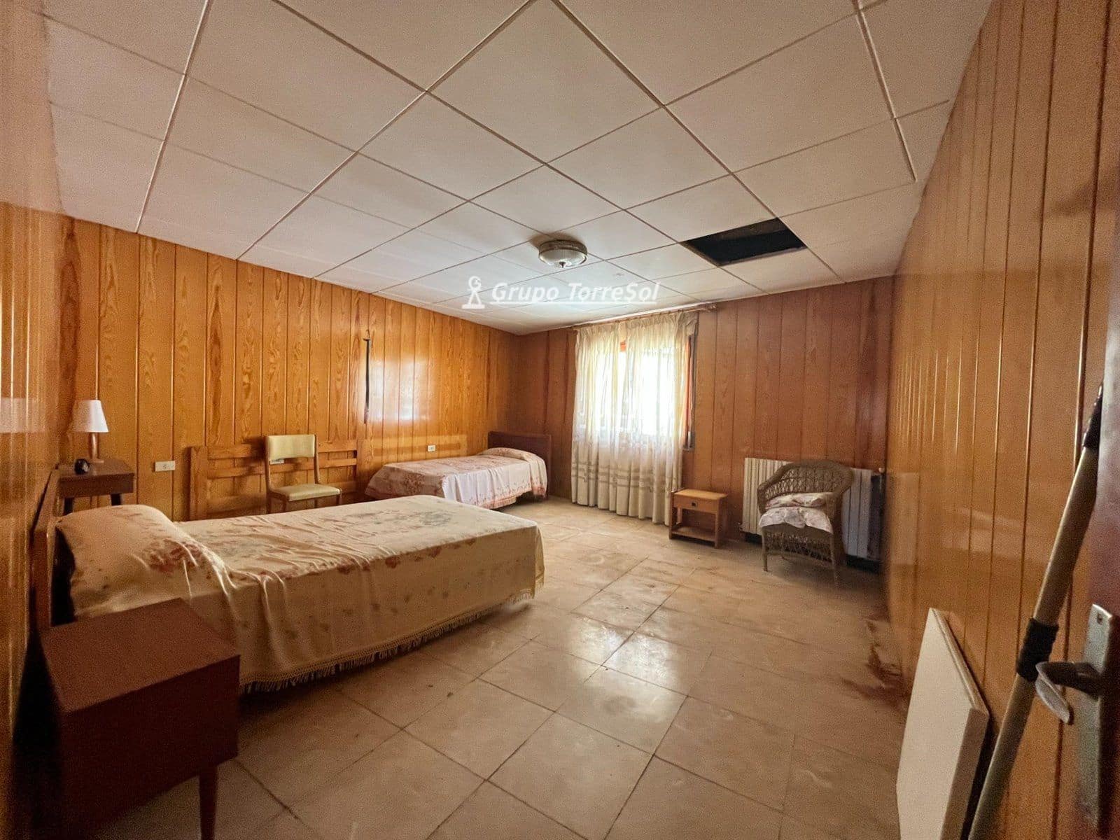 6 bedroom Villa for sale in Sant Sadurni d'Anoia with garage - € 300,000 (Ref: 9534621)