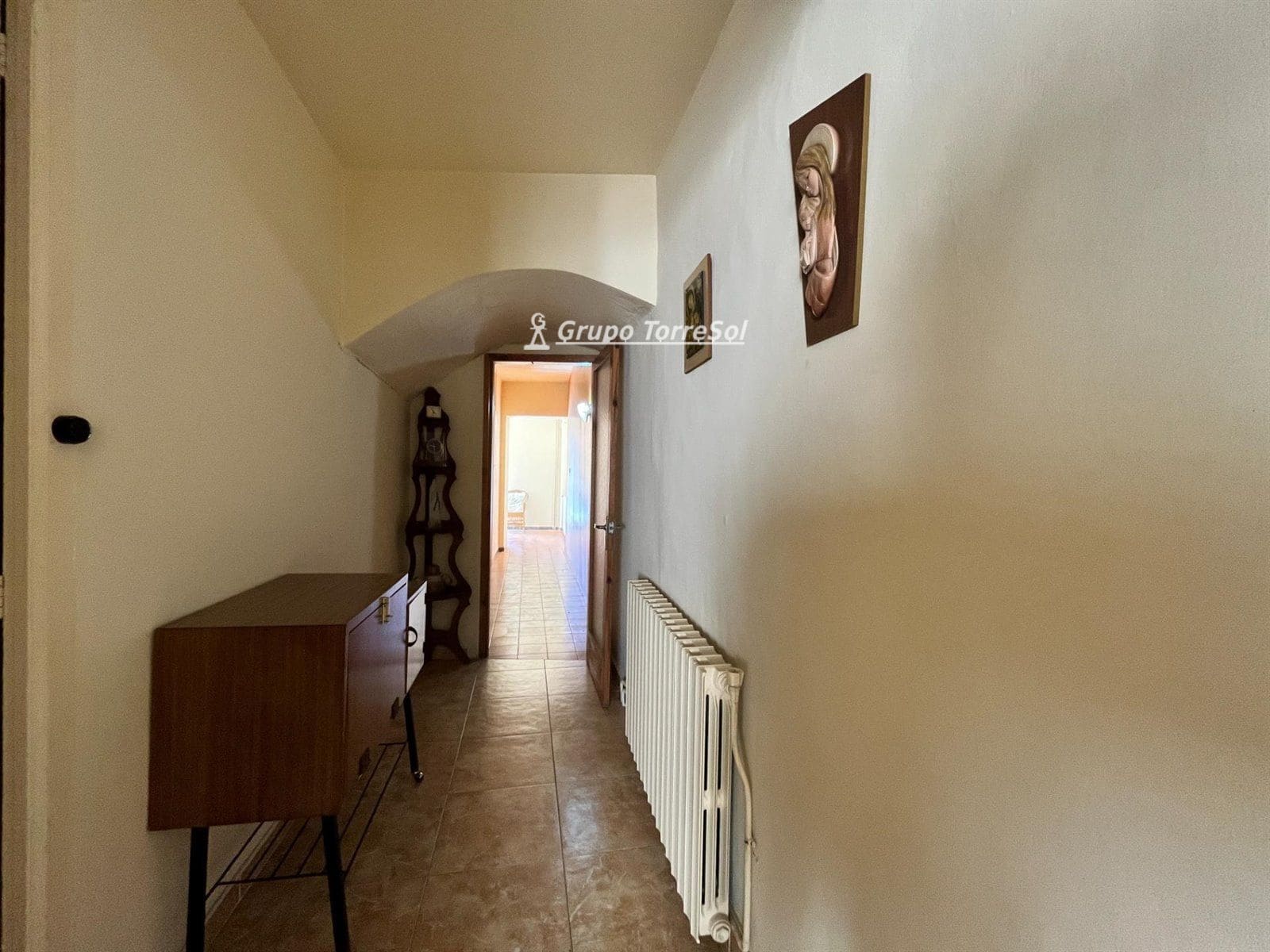 6 bedroom Villa for sale in Sant Sadurni d'Anoia with garage - € 300,000 (Ref: 9534621)