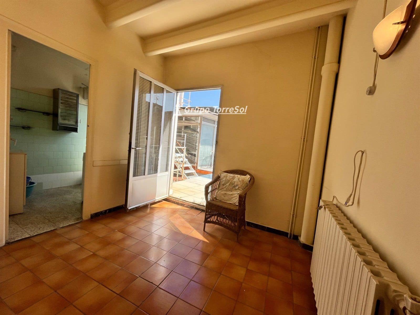 6 bedroom Villa for sale in Sant Sadurni d'Anoia with garage - € 300,000 (Ref: 9534621)