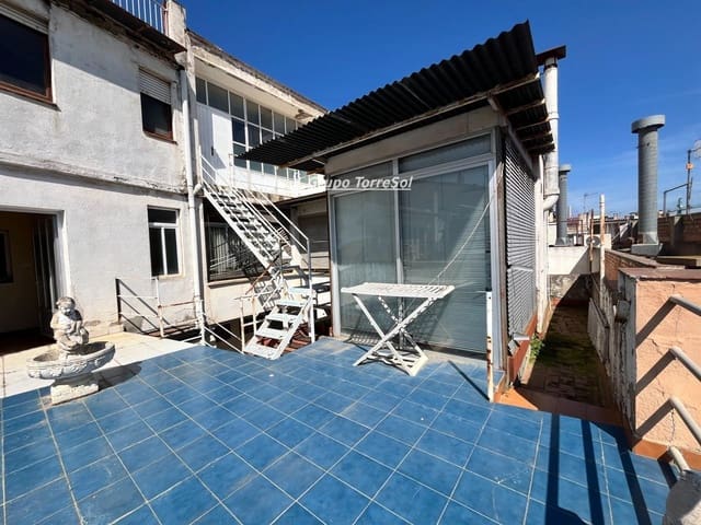 Chalet de 6 habitaciones en Sant Sadurní d'Anoia en venta con garaje - 300.000 € (Ref: 9534621)