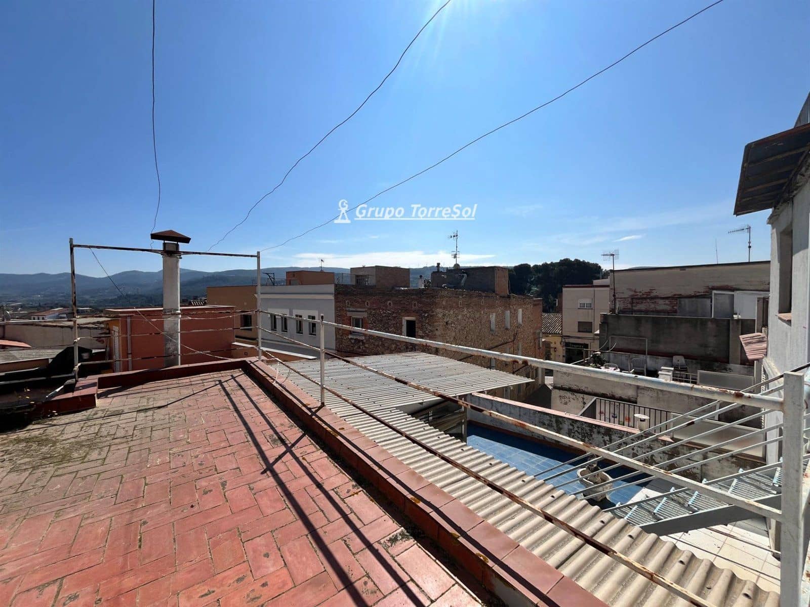 6 bedroom Villa for sale in Sant Sadurni d'Anoia with garage - € 300,000 (Ref: 9534621)