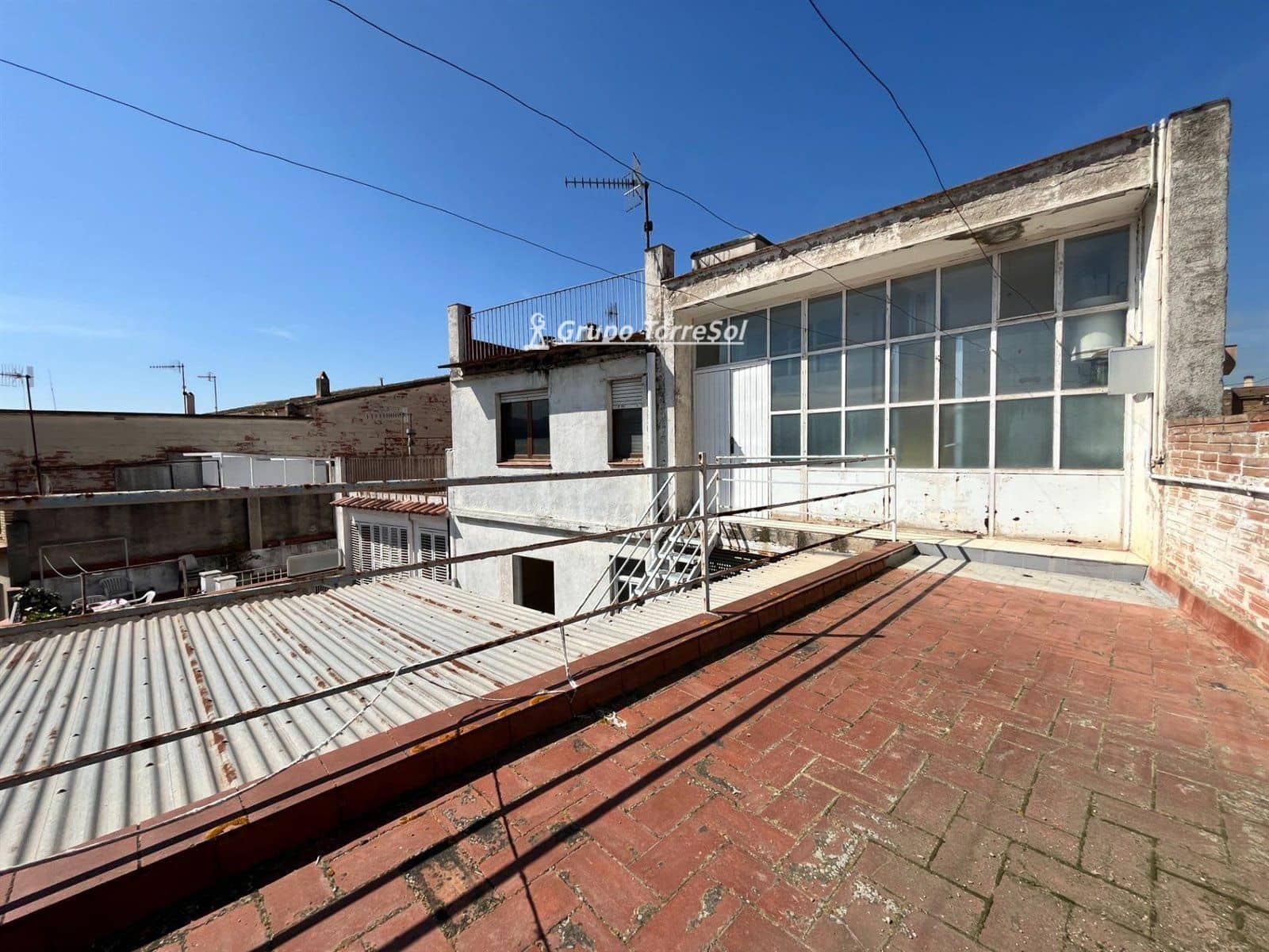 6 bedroom Villa for sale in Sant Sadurni d'Anoia with garage - € 300,000 (Ref: 9534621)