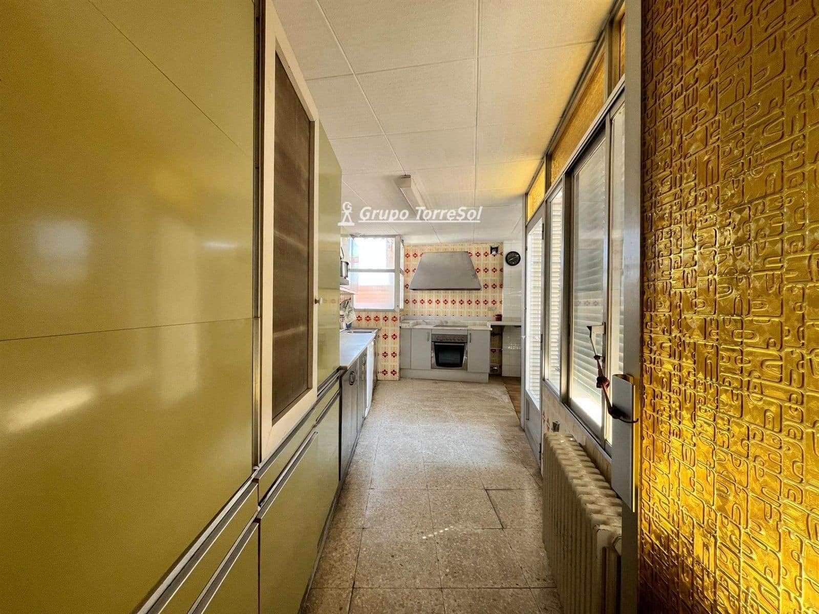 6 bedroom Villa for sale in Sant Sadurni d'Anoia with garage - € 300,000 (Ref: 9534621)