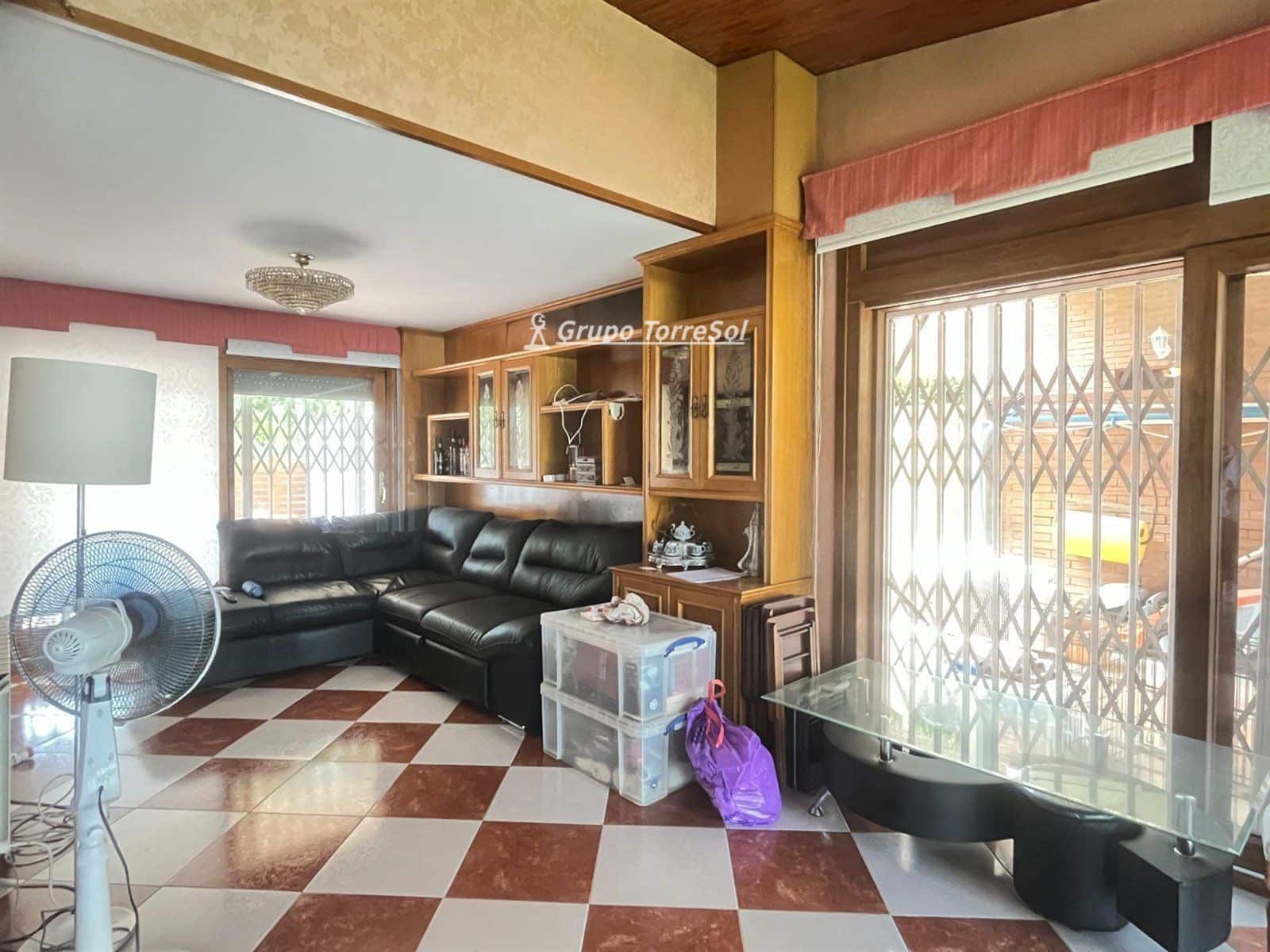 4 soveværelse Villa til salg i Calafell med swimmingpool garage - € 495.000 (Ref: 9534626)